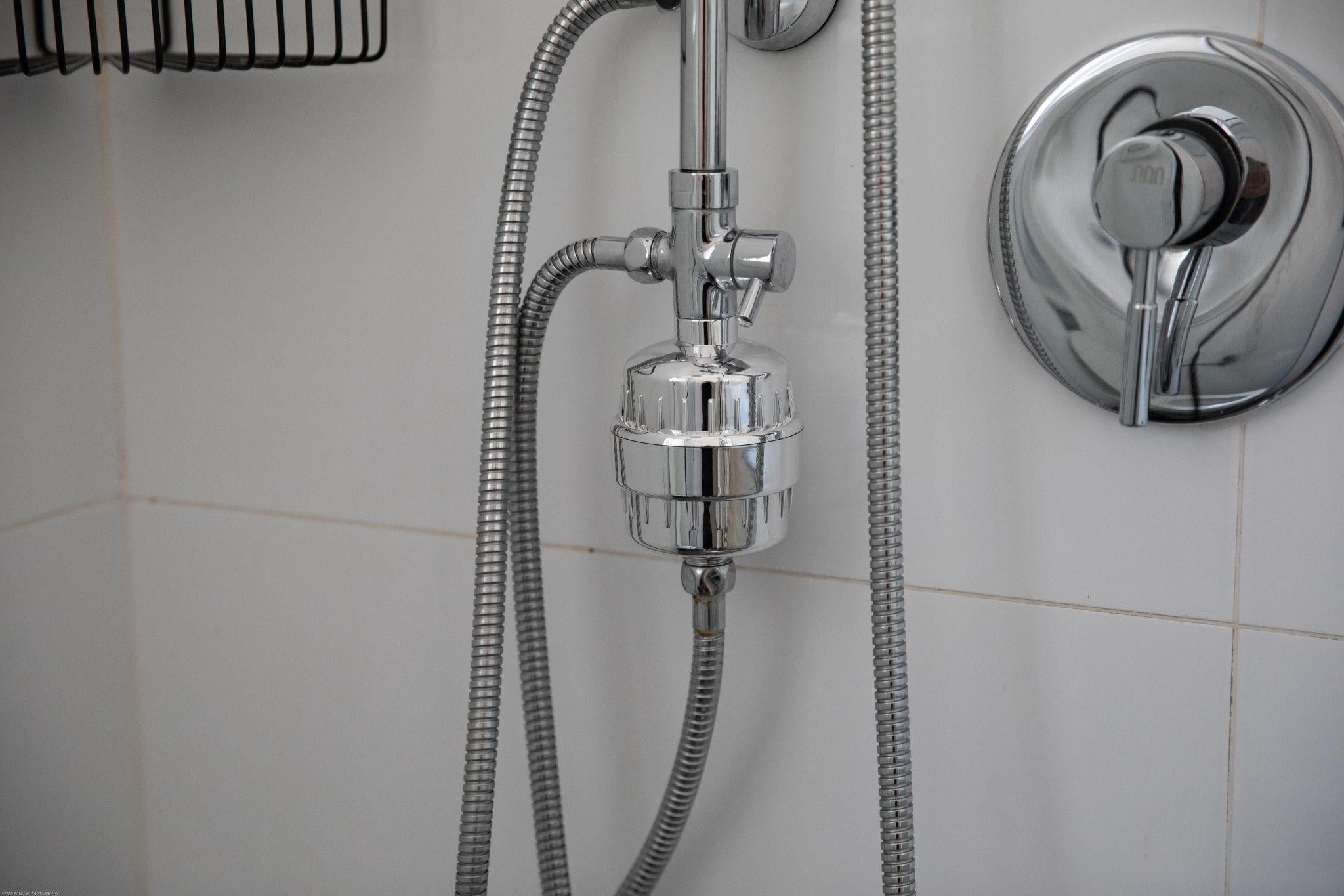 6 Benefits of Water Filtration in the Shower for Your Skin and Hair